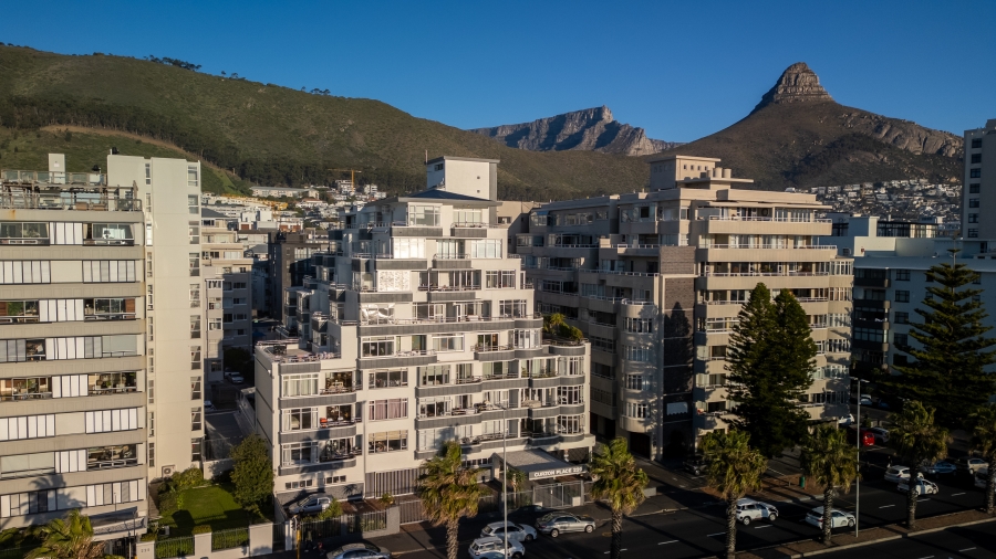 2 Bedroom Property for Sale in Sea Point Western Cape